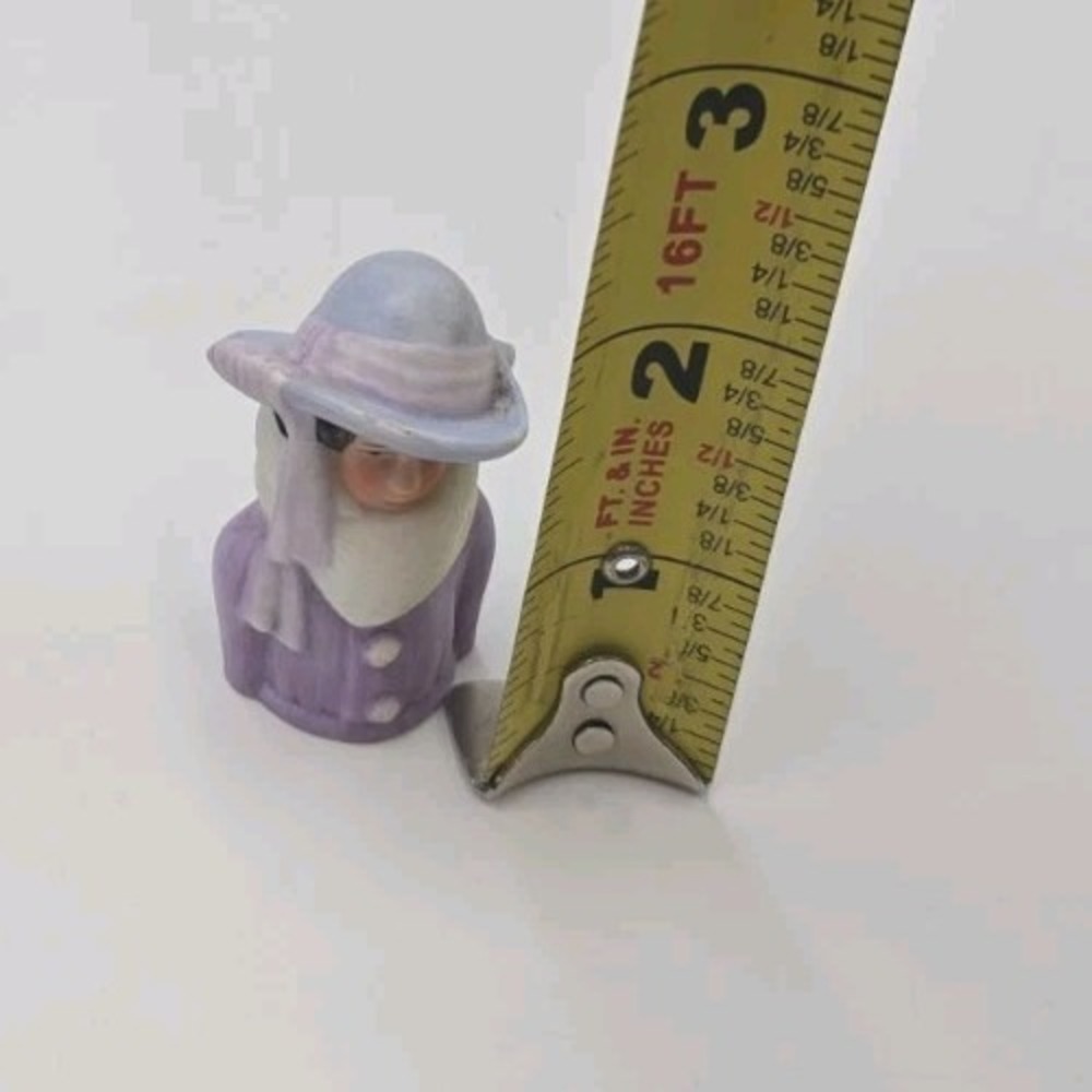 Avon 1983 Vintage Porcelain Lady Bust Figurine Lavender Hat Victorian - Picture 9 of 9